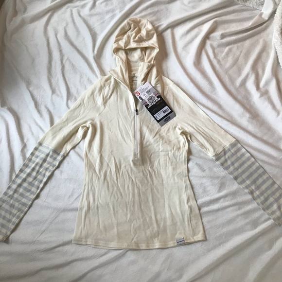 Patagonia Sweaters - NWT PATAGONIA MERINO 3 YELLOW ZIP UP SWEATER XS